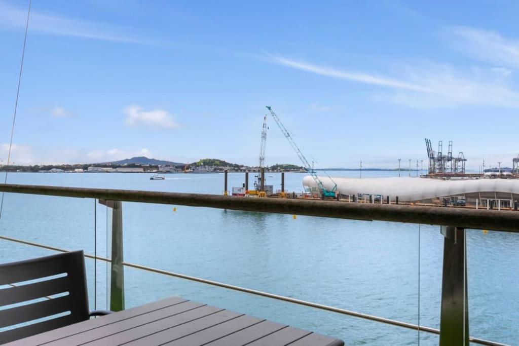 Newly Refurbished Waterfront Apartment! 3320 โอ๊คแลนด์ ภายนอก รูปภาพ